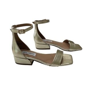 Ankles trap sandal -Nava Steve Madden